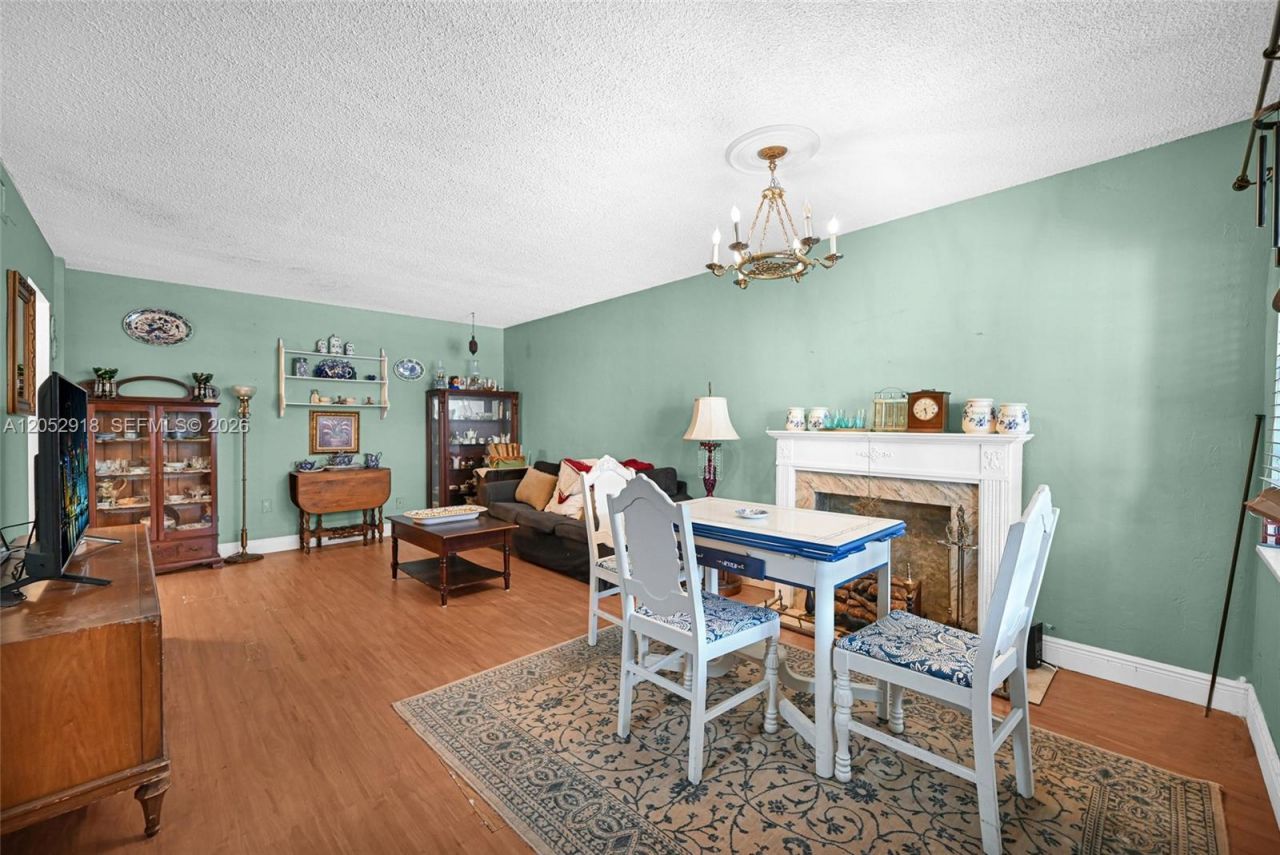 1335 W 68th St, Unit 204, Hialeah, FL 33014 Photo
