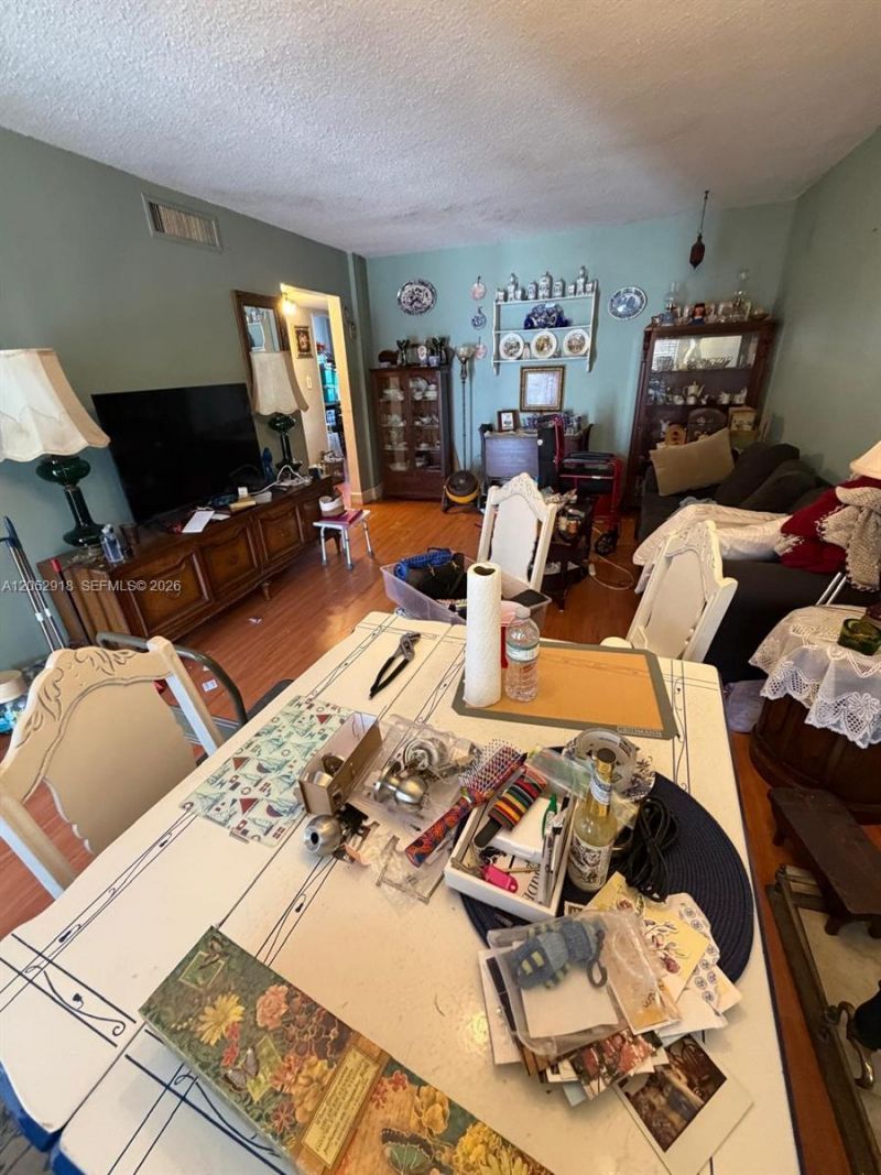 1335 W 68th St, Unit 204, Hialeah, FL 33014 Photo