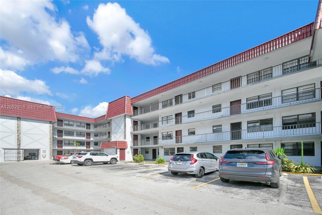1335 W 68th St, Unit 204, Hialeah, FL 33014 Photo