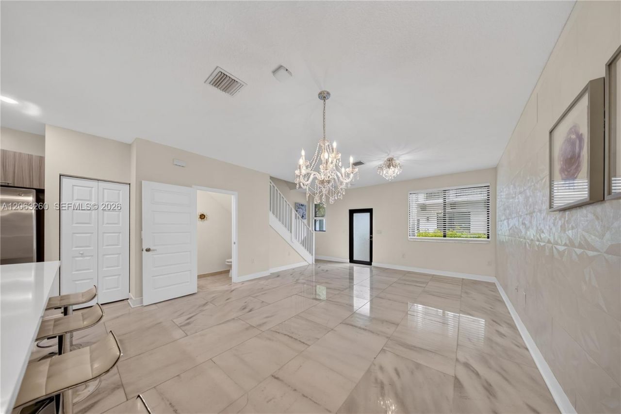 4745 NW 83rd Pkwy , Doral, FL 33166 Photo