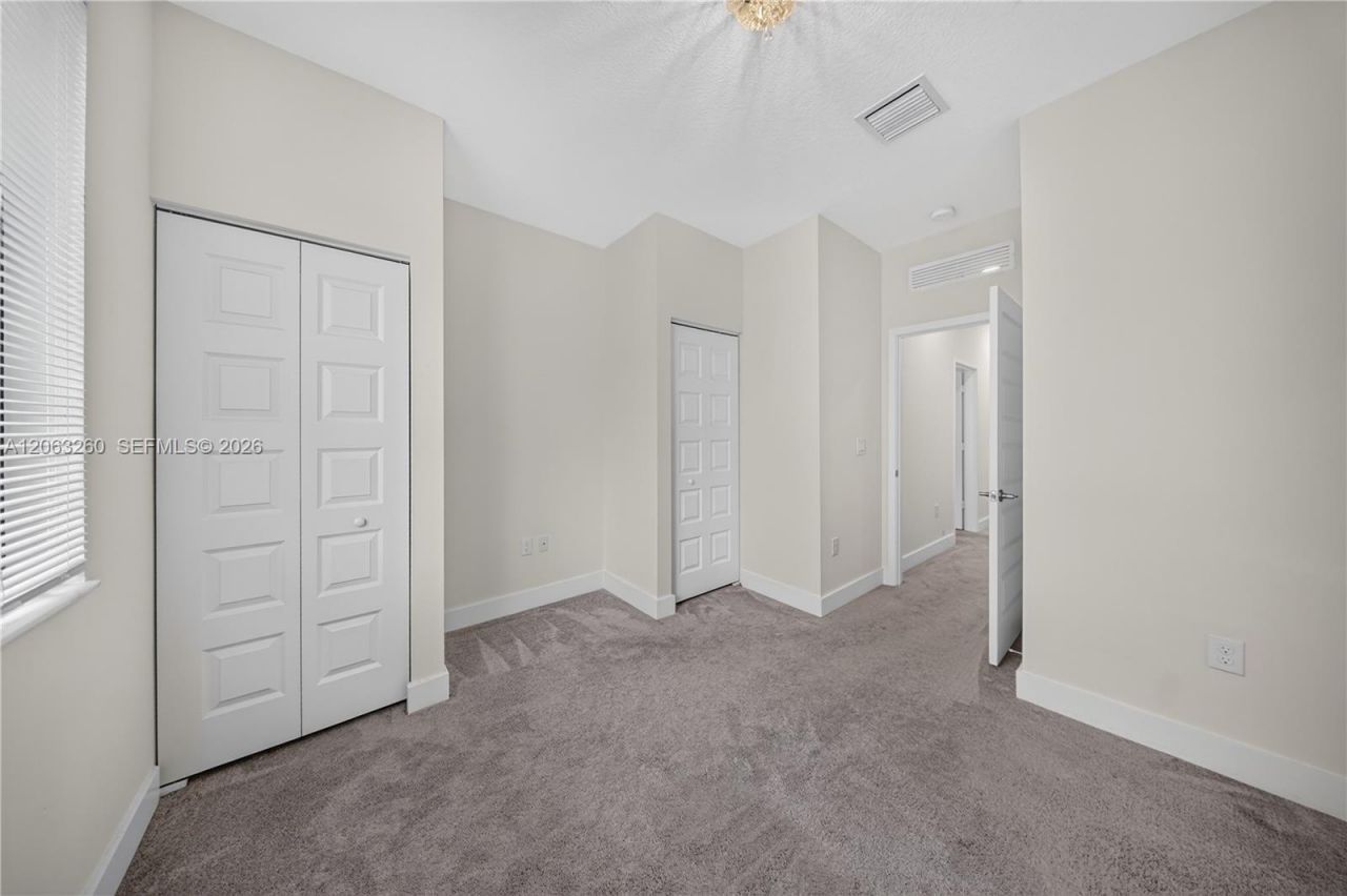 4745 NW 83rd Pkwy , Doral, FL 33166 Photo