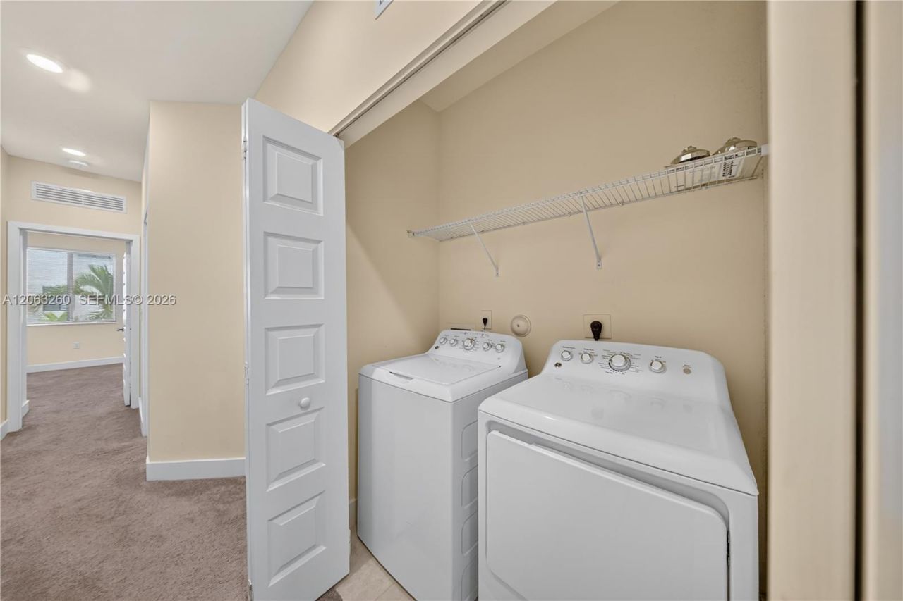 4745 NW 83rd Pkwy , Doral, FL 33166 Photo