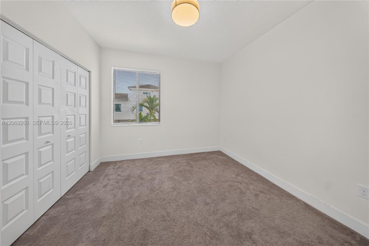 4745 NW 83rd Pkwy , Doral, FL 33166 Photo