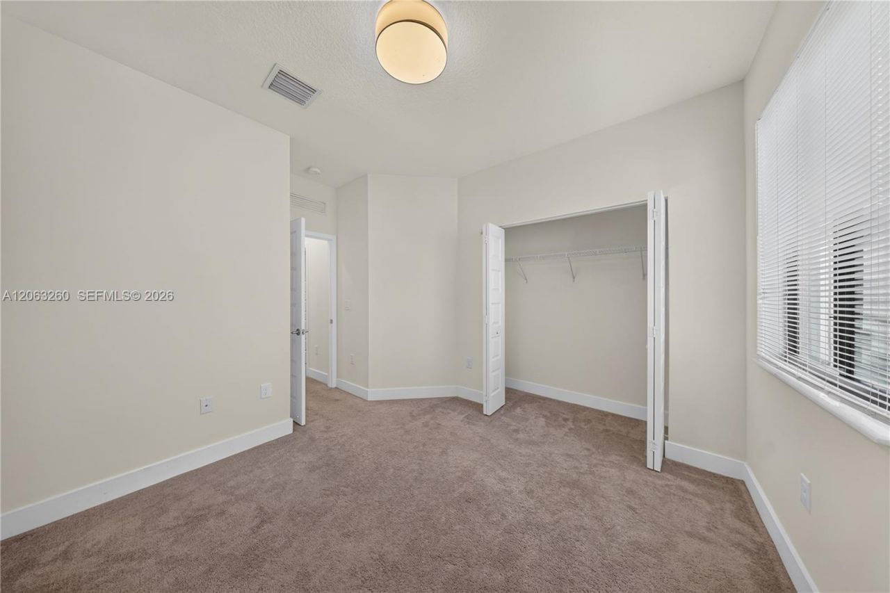 4745 NW 83rd Pkwy , Doral, FL 33166 Photo