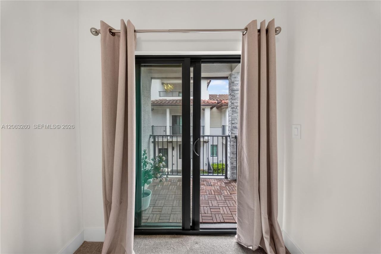 4745 NW 83rd Pkwy , Doral, FL 33166 Photo