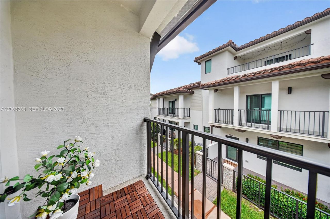 4745 NW 83rd Pkwy , Doral, FL 33166 Photo