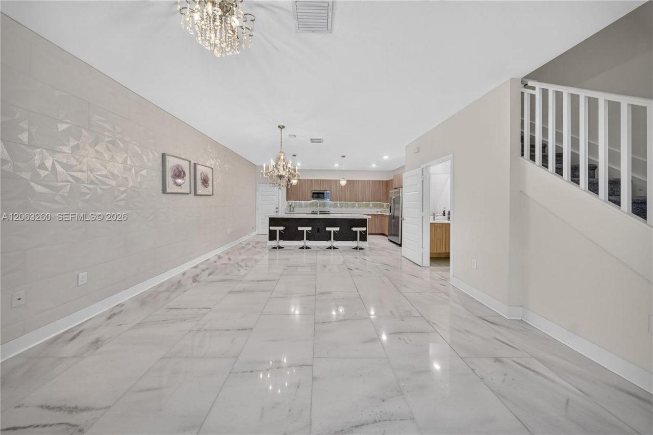 4745 NW 83rd Pkwy , Doral, FL 33166 Photo