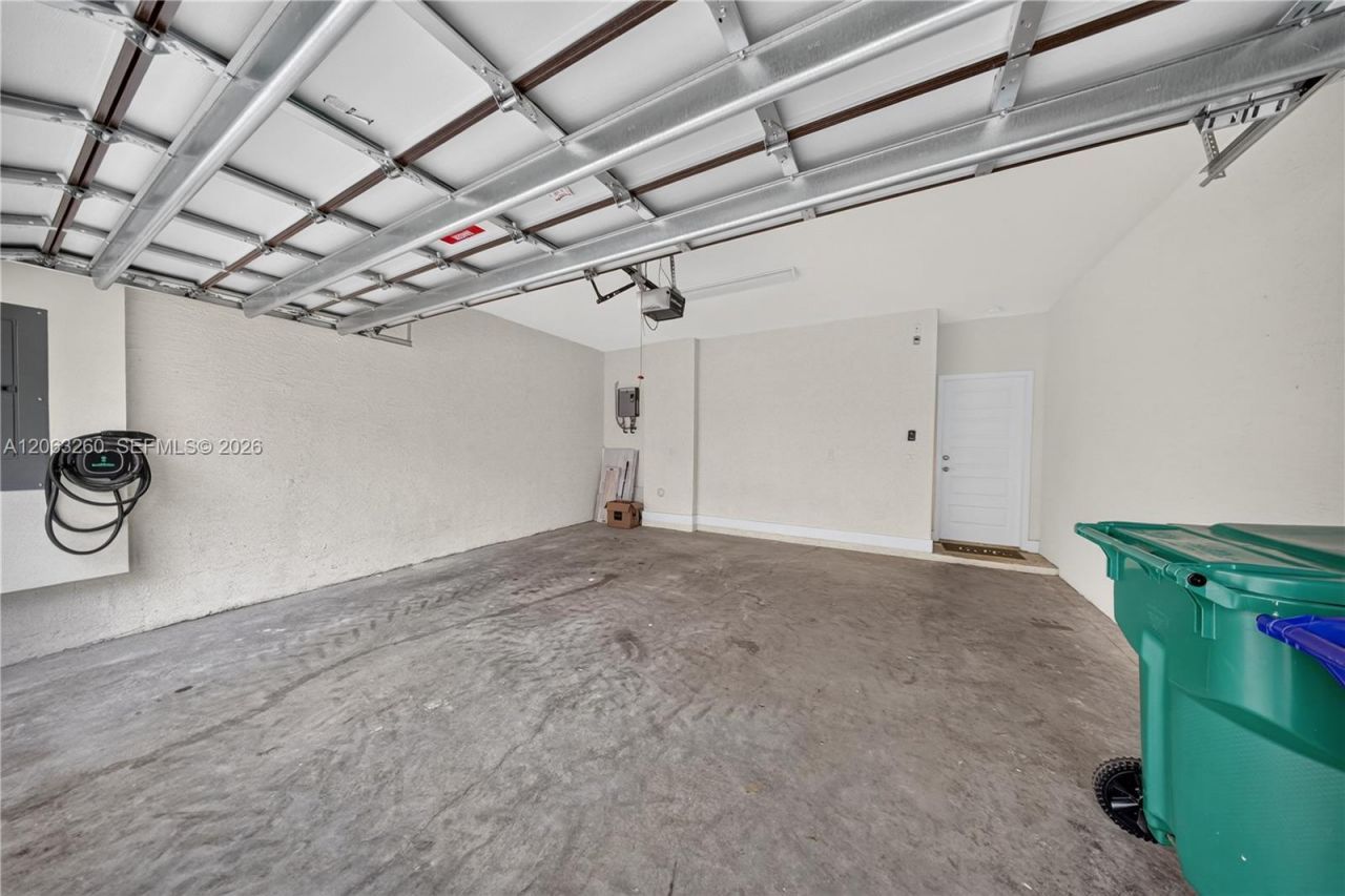 4745 NW 83rd Pkwy , Doral, FL 33166 Photo
