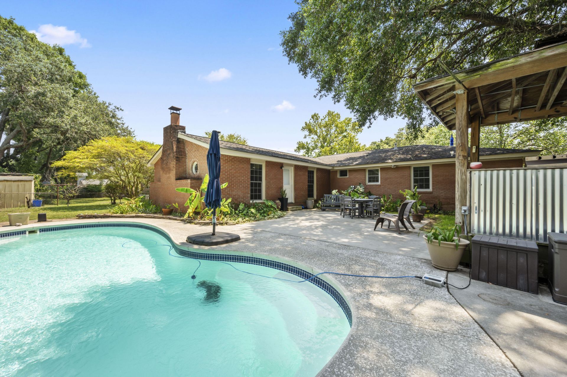 1352 Honeysuckle Lane Photo 18