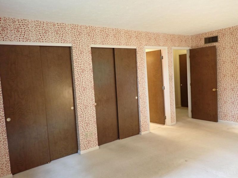 688 Buff Court, Springfield Twp., OH 45231 Photo 14