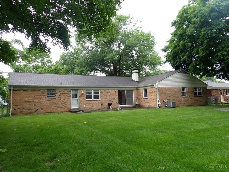 688 Buff Court, Springfield Twp., OH 45231 Photo 3