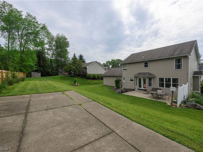 1150 Rolena Circle NW, Canton, OH 44708 Photo 5