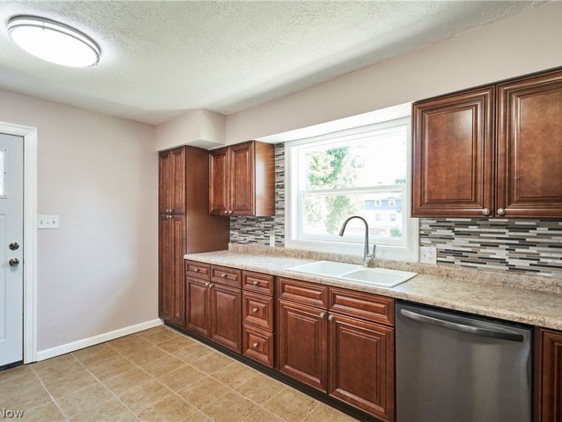 1102 Diagonal Road , Akron, OH 44320 Photo 15