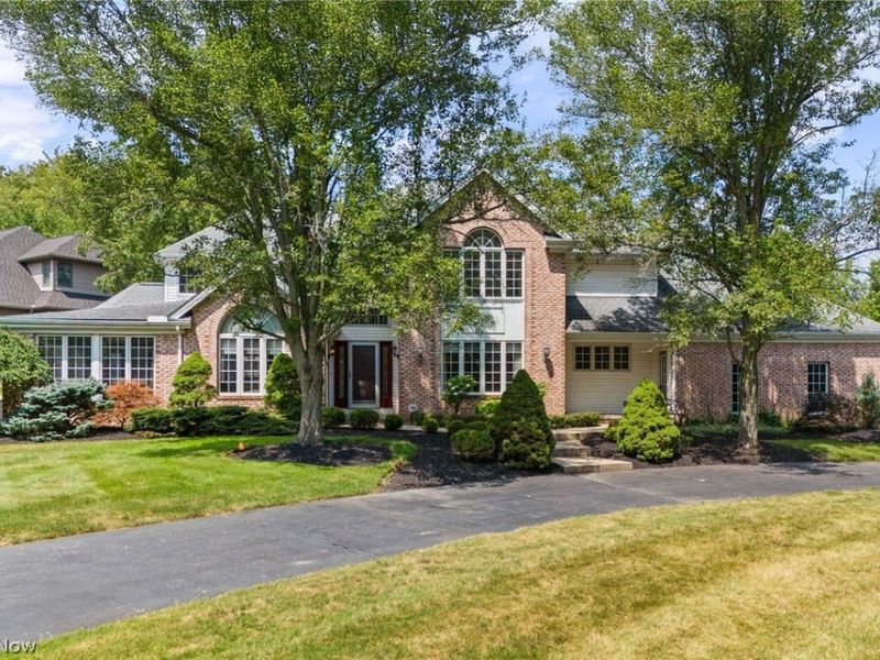 800 Hardwood Court, Gates Mills, OH 44040 Photo 1