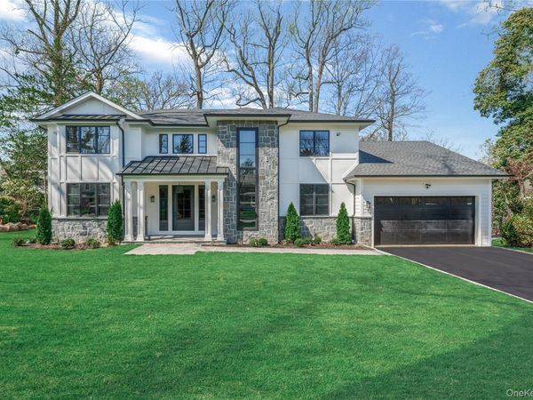 22 Old Field Lane , Great Neck, NY 11020