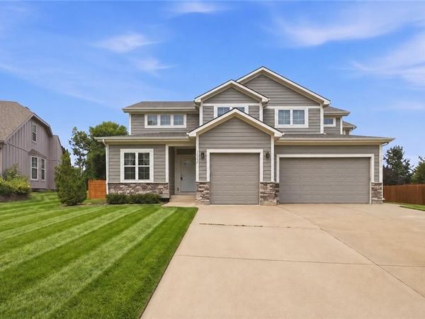 10906 W 115th Street, Overland Park, KS 66210
