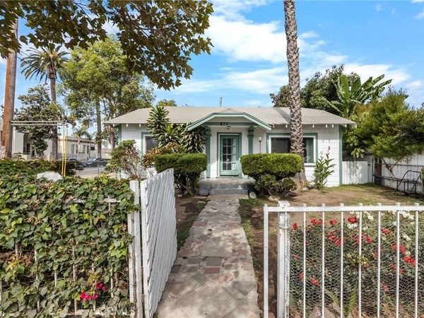 836 South Sycamore Street, Santa Ana, CA 92701