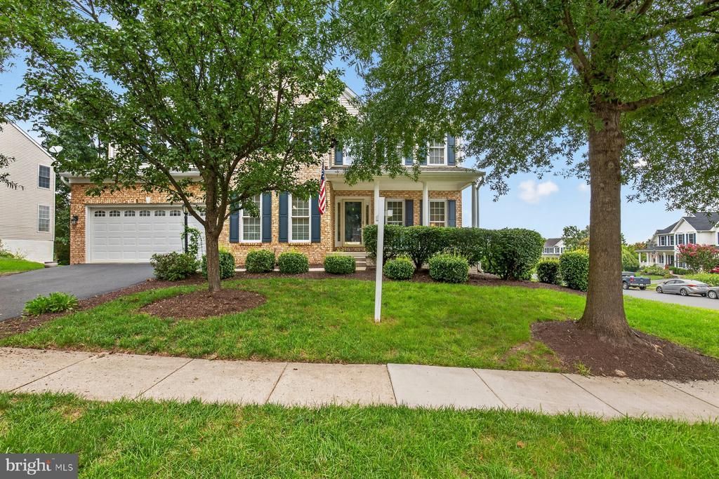 20816 Cross Timber Drive, Ashburn, VA 20147 Main Photo