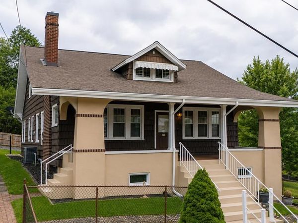 38 Ridgewood Ave, Wheeling, WV 26003