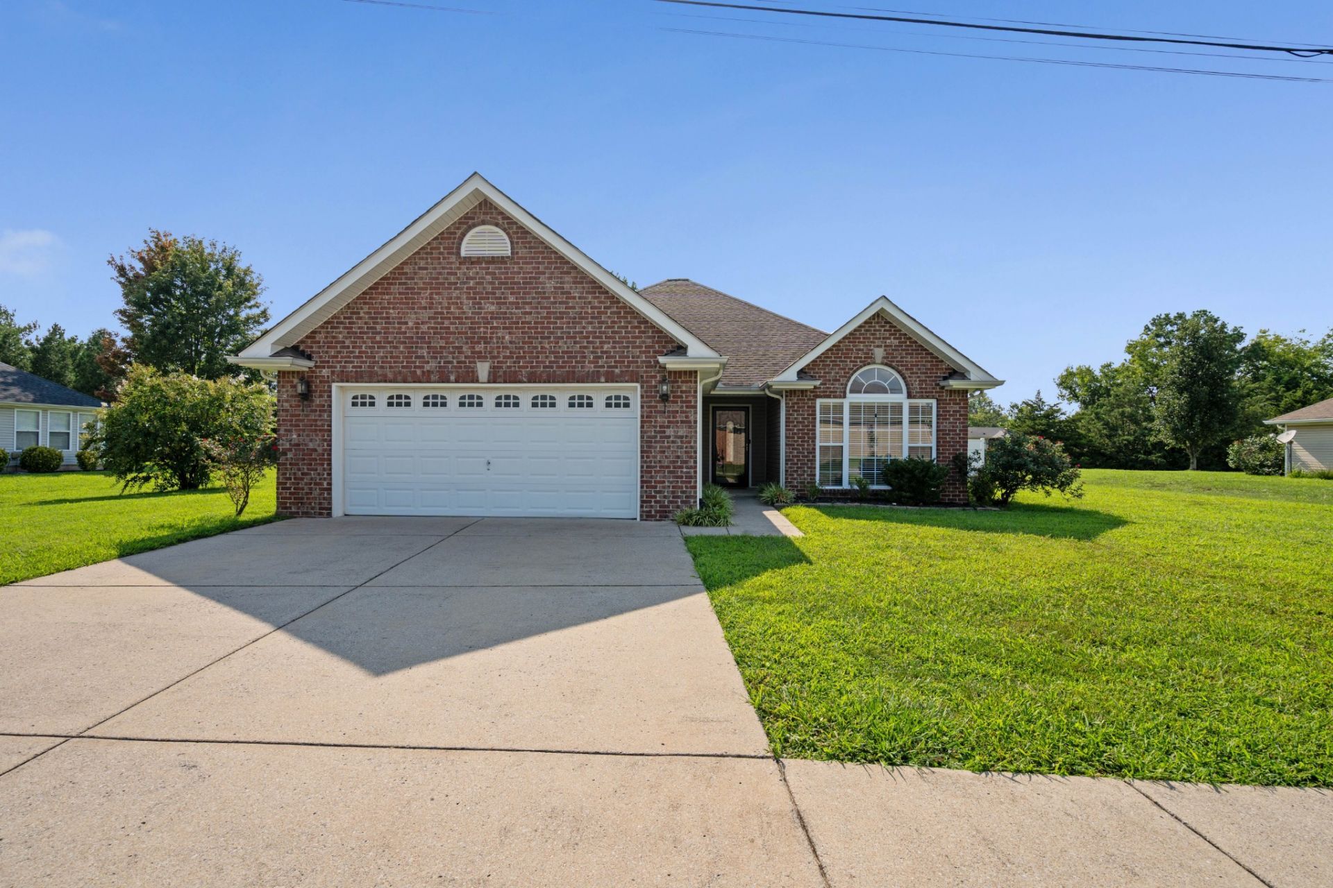 304 Providence Dr, Lebanon, TN 37087 Main Photo