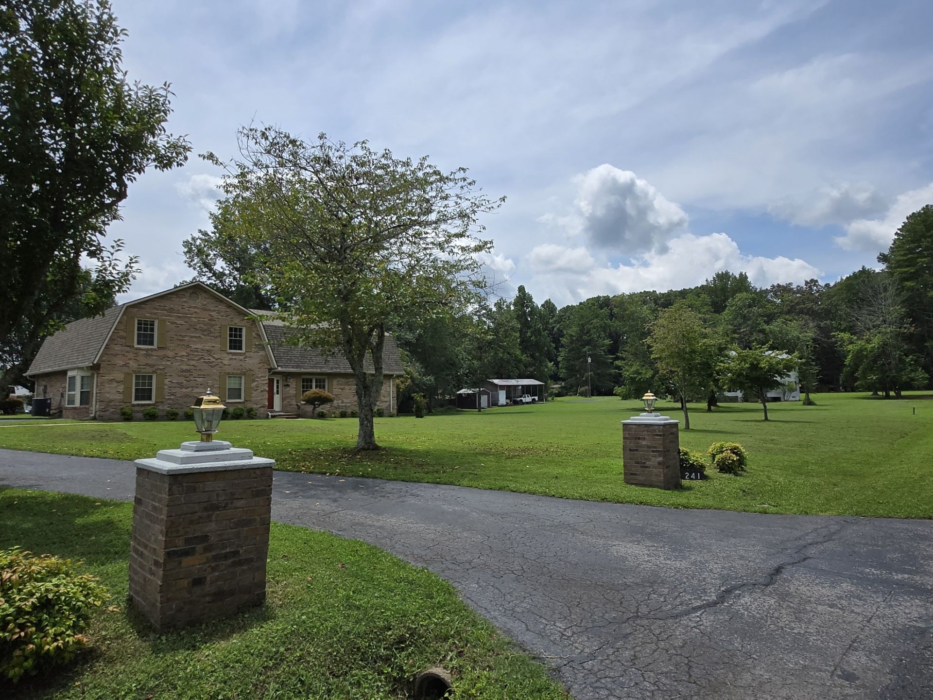241 Camille St , Manchester, TN 37355 Main Photo