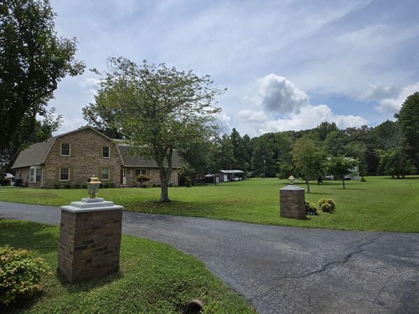 241 Camille St , Manchester, TN 37355