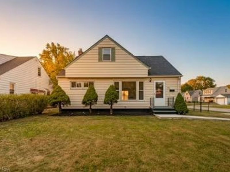 756 E 249th Street, Euclid, OH 44123 Photo 2