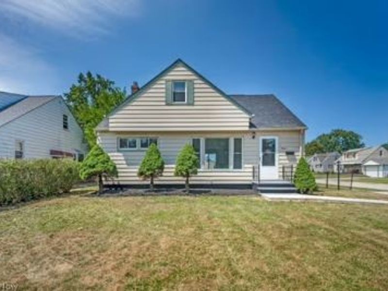756 E 249th Street, Euclid, OH 44123 Photo 3