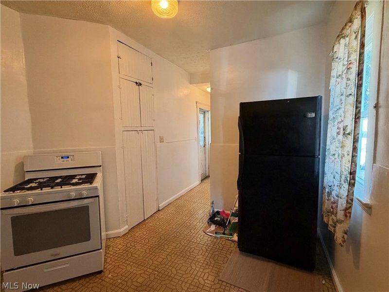 3435 Fulton Road, Cleveland, OH 44109 Photo 5