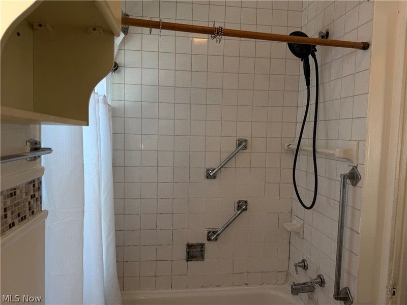3435 Fulton Road, Cleveland, OH 44109 Photo 7