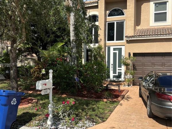 5291 NW 113th Ave , Coral Springs, FL 33076