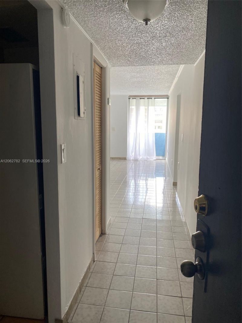 5050 NW 7th St, Unit 805, Miami, FL 33126 Photo