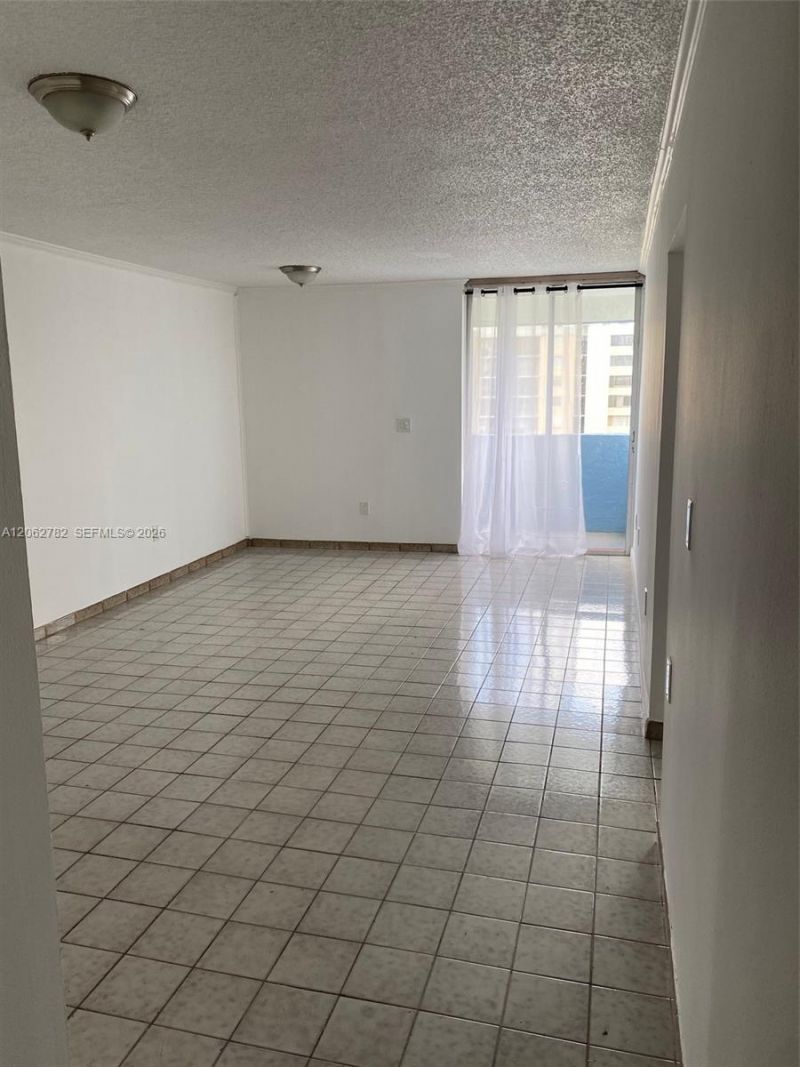 5050 NW 7th St, Unit 805, Miami, FL 33126 Photo