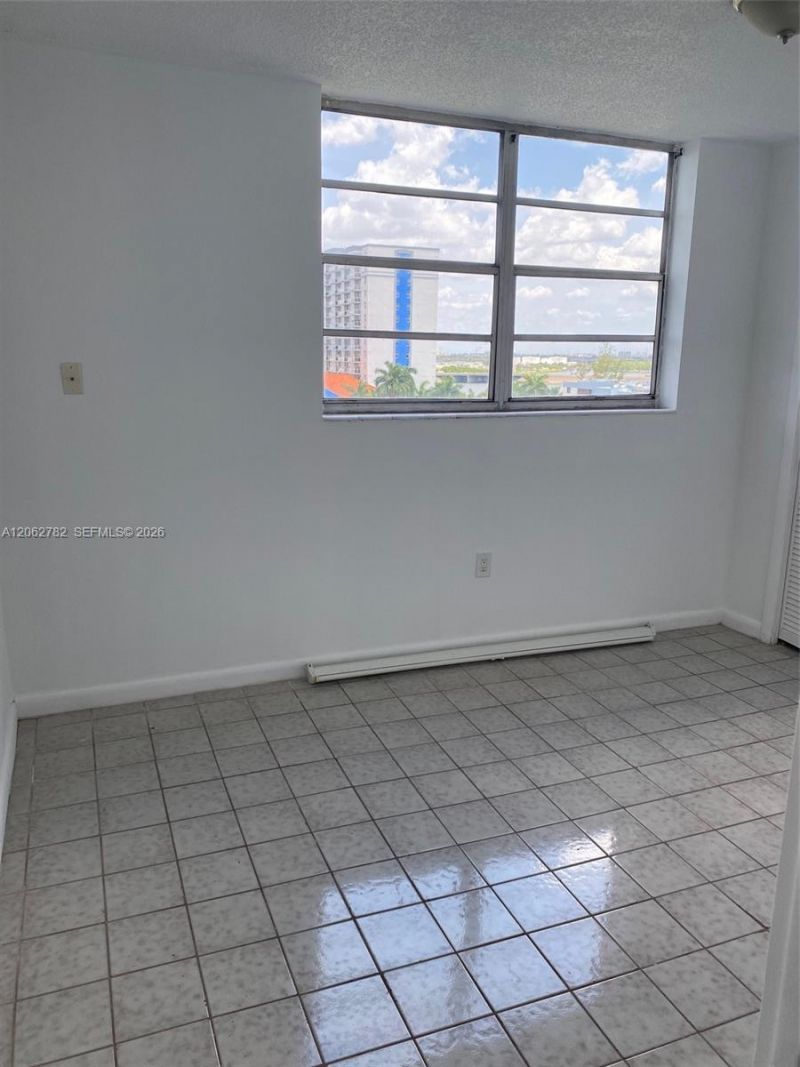 5050 NW 7th St, Unit 805, Miami, FL 33126 Photo