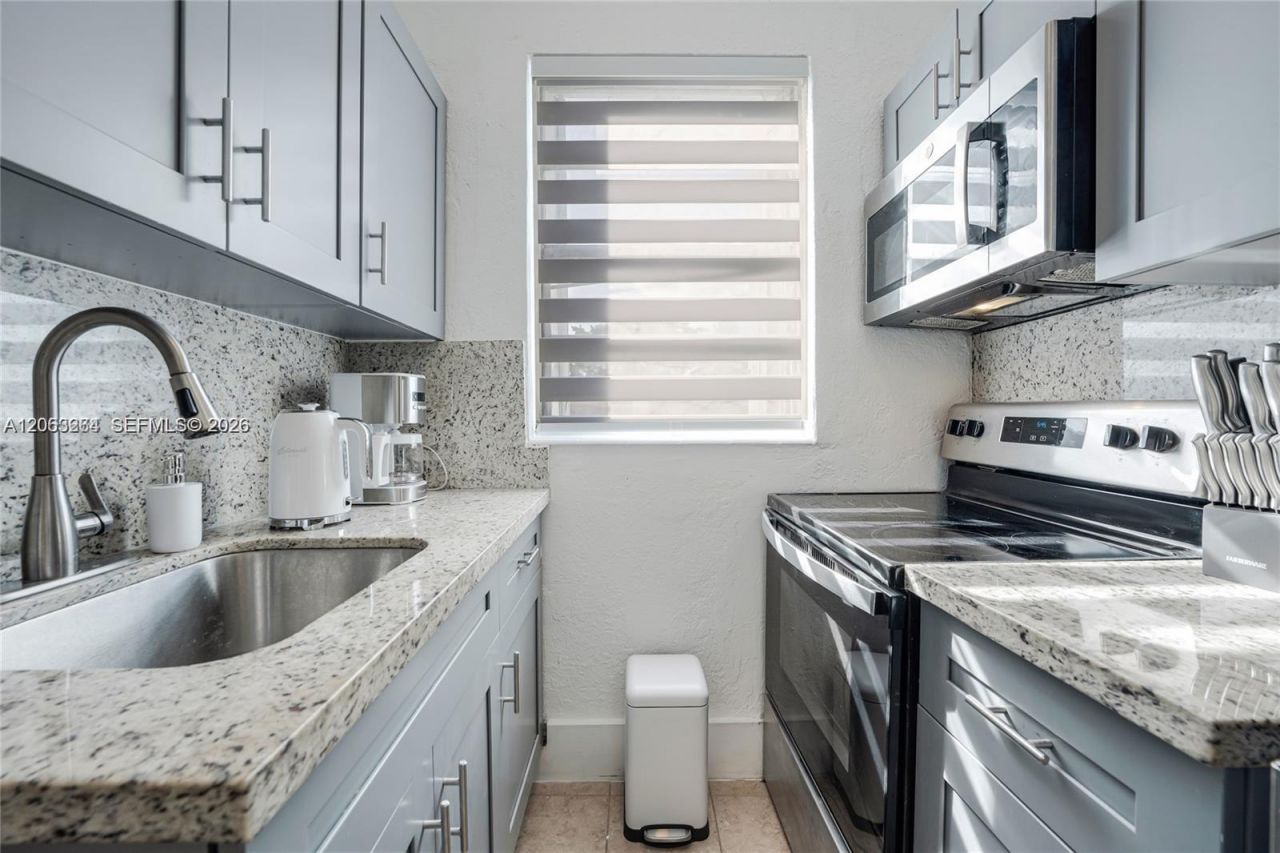 301 SW 10th Ave , Unit 4, Miami, FL 33130 Photo