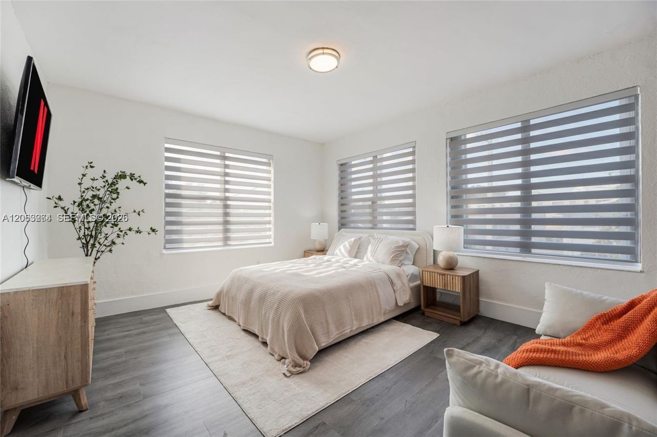 301 SW 10th Ave , Unit 4, Miami, FL 33130 Photo