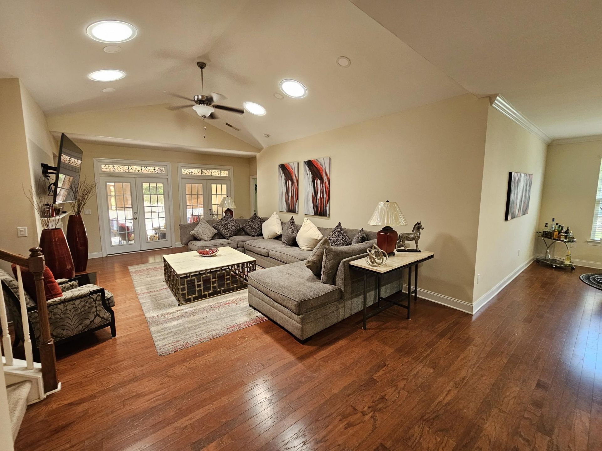 962 Henry James Dr.  Photo 7