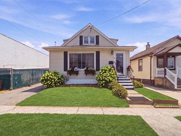 19 Catherine Avenue , Franklin Square, NY 11010