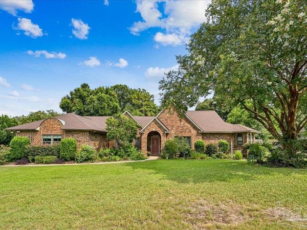 1506 Kings Rd, Cantonment, FL 32533