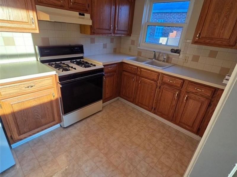 1263 Dayton Street, Akron, OH 44310 Photo 9