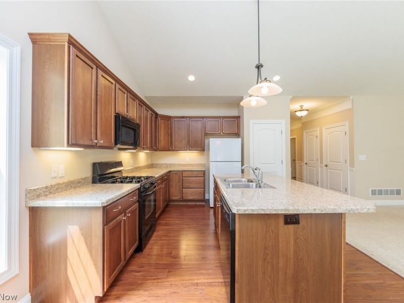8541 Alexis Drive, Macedonia, OH 44056 Photo 8