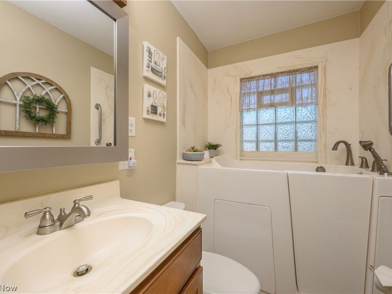 4457 Emma Place NW, Canton, OH 44708 Photo 9
