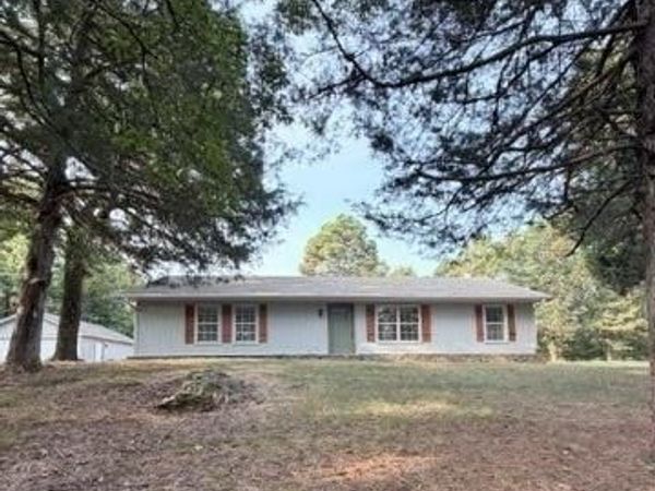 106 W Lewisburg Road , Vilonia, AR 72173