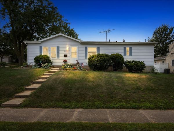 1105 18th Avenue SW, Cedar Rapids, IA 52404
