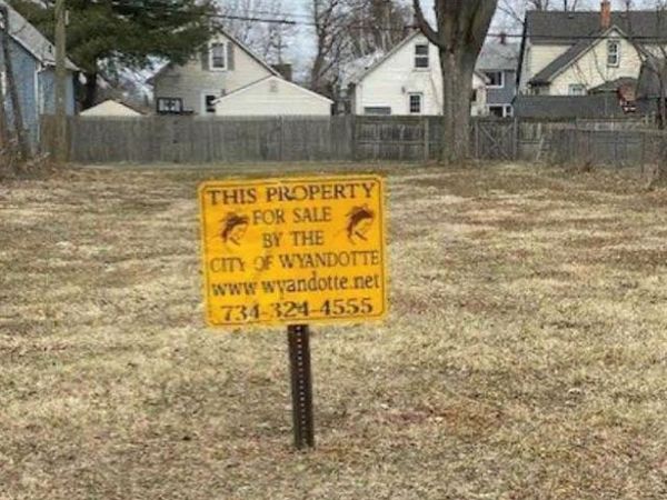 2127 11th Street, Wyandotte, Mi 48192