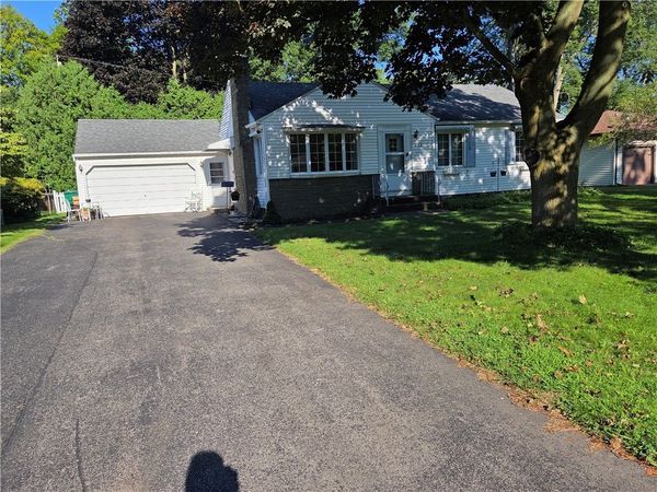 111 Hastings Lane , Rochester, NY 14617