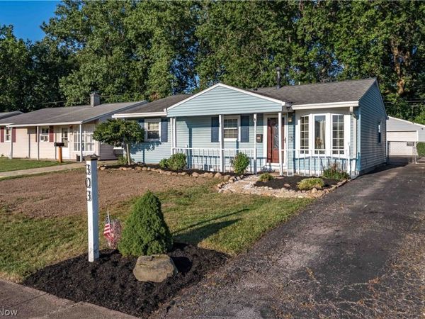 303 Erieview Boulevard , Sheffield Lake, OH 44054