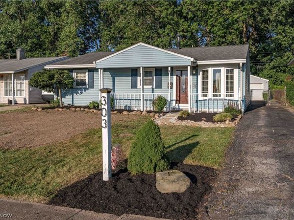 303 Erieview Boulevard , Sheffield Lake, OH 44054