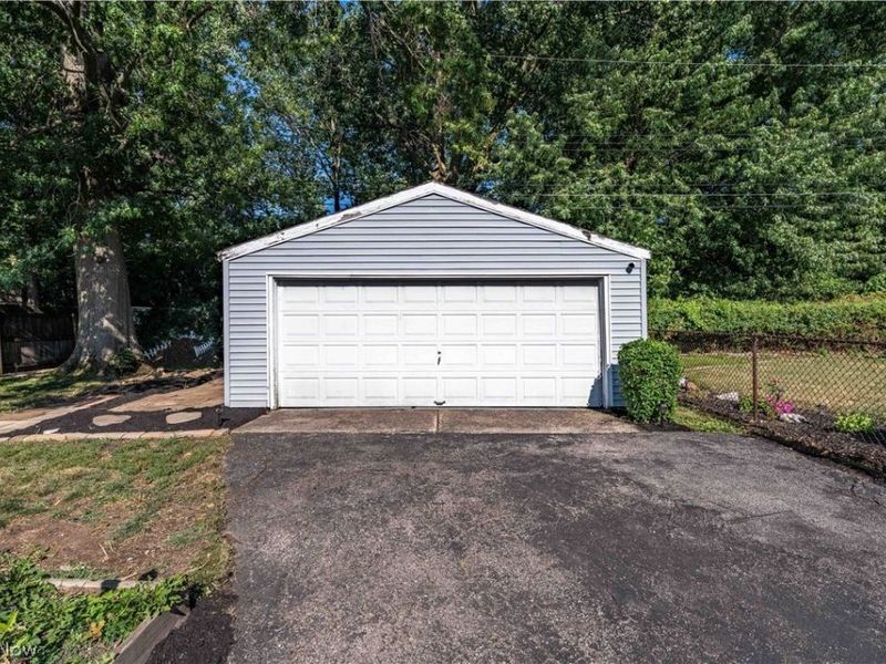 303 Erieview Boulevard, Sheffield Lake, OH 44054 Photo 27