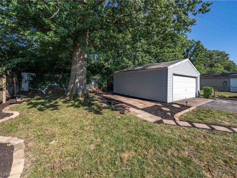 303 Erieview Boulevard, Sheffield Lake, OH 44054 Photo 30